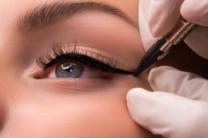 Kalıcı Eyeliner Nasıl Yapılır?