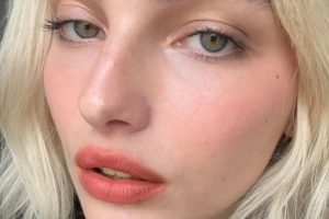 BLURRED MAKEUP NEDİR? PÜRÜZSÜZ VE YUMUŞAK GÖRÜNÜMLÜ MAKYAJ TRENDİNİN SIRRI